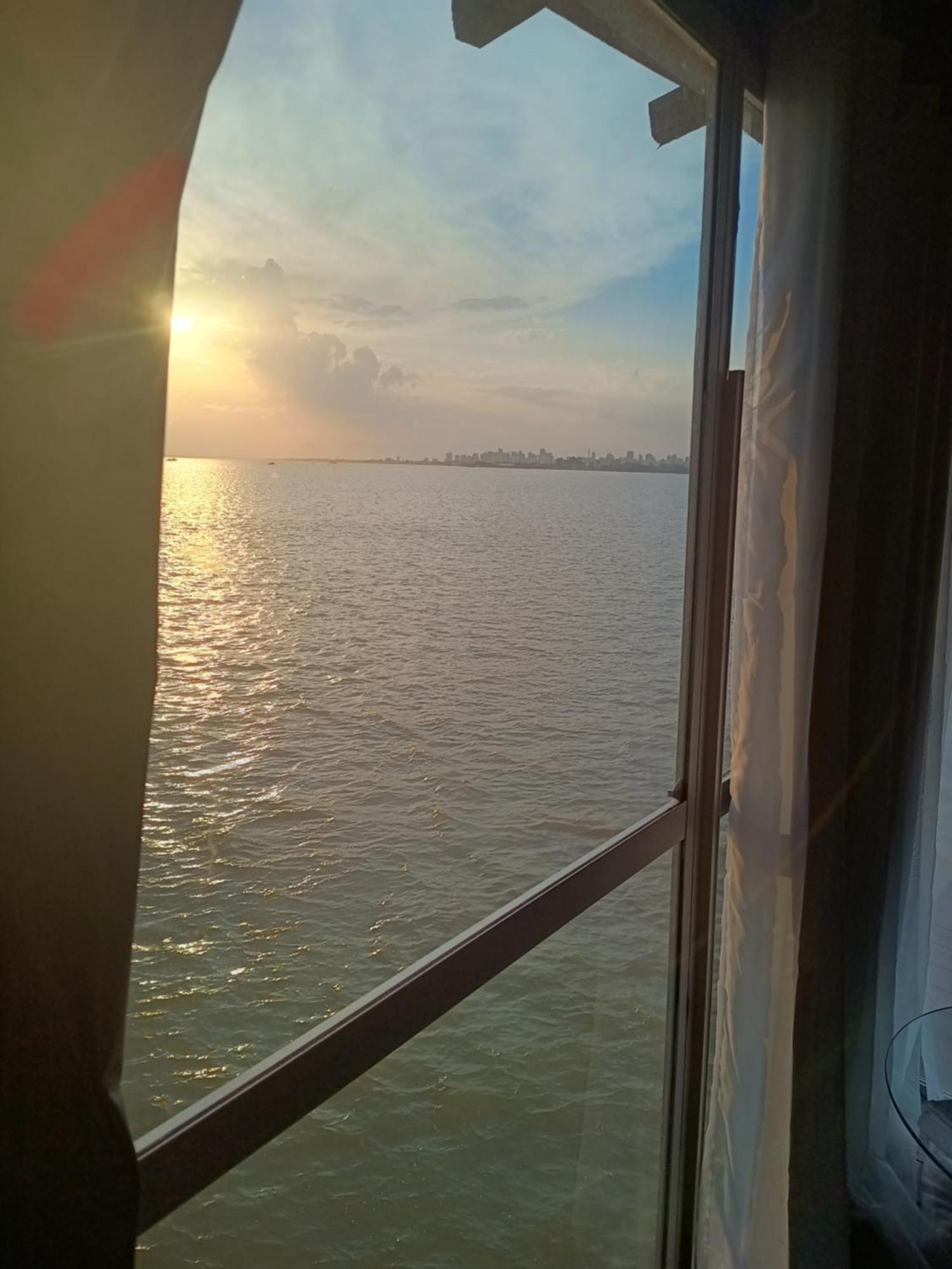 Suite Bangalo Ilha Da Fantasia Belém Exteriör bild