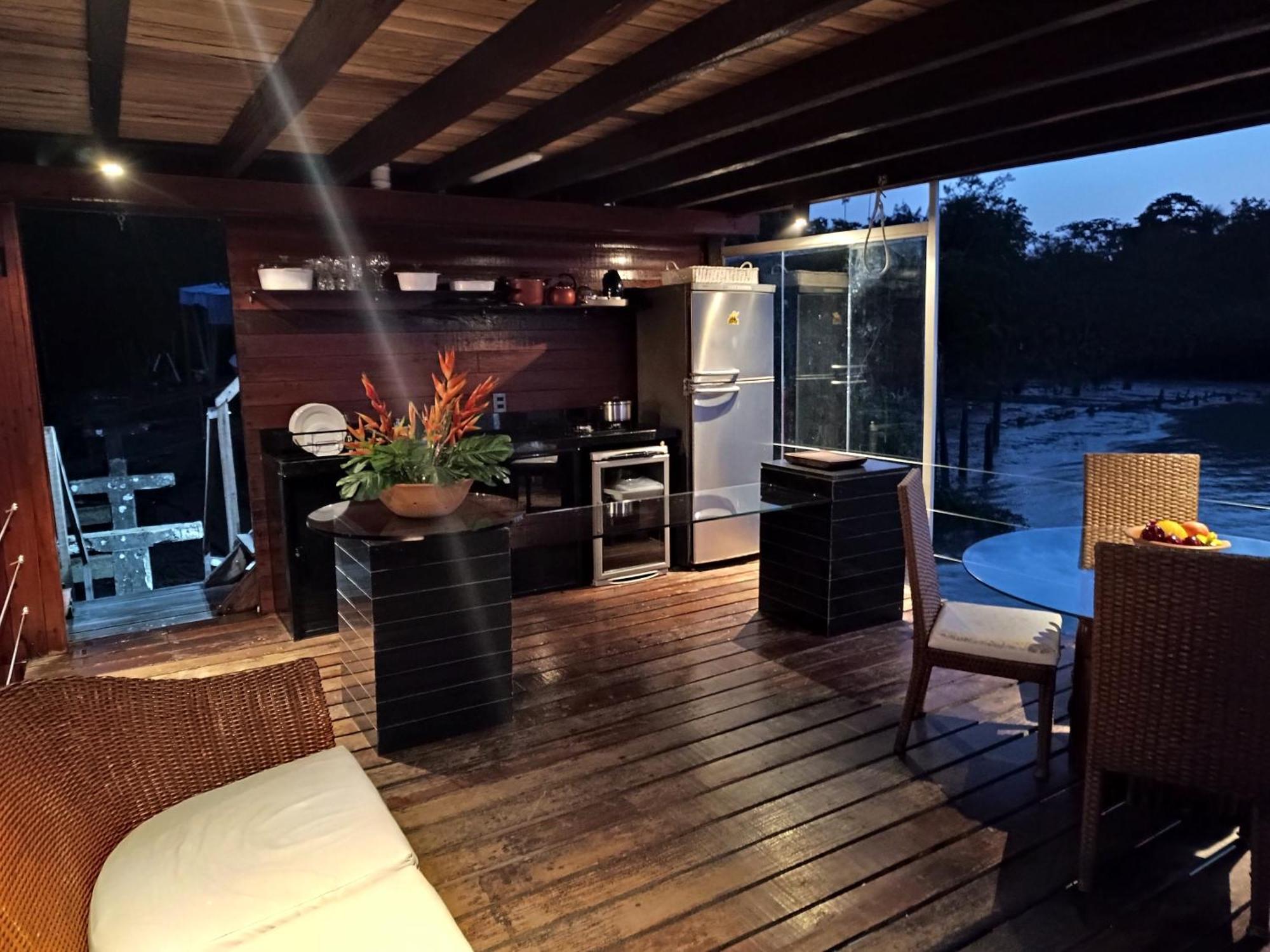 Suite Bangalo Ilha Da Fantasia Belém Exteriör bild